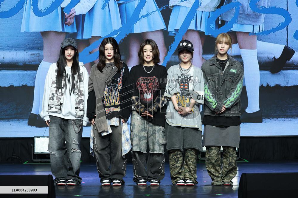 South Korean Girl Group YOUNG POSSE