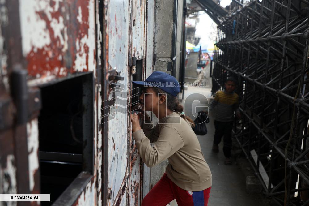 Israeli blockade forces all bakeries in Gaza to shut down