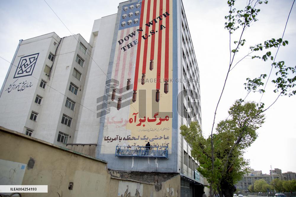 Anti US Mural in Tehran