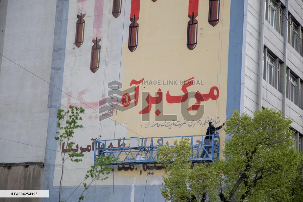 Anti US Mural in Tehran