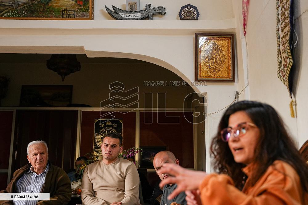 Members of the Syrian Sect visit people affected recently violence in Latakia - Syria