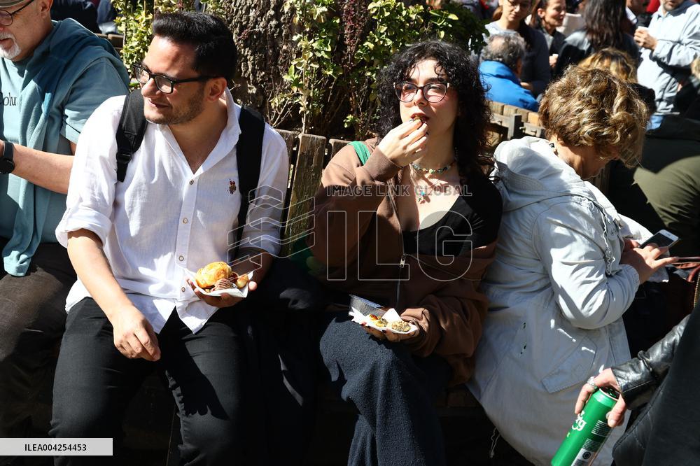 Support For The Opposition Calls ‘No Shopping Boycott’ - Ankara