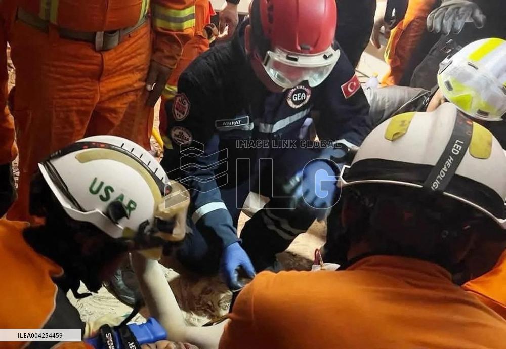 Man rescued in Nay Pyi Taw 5 days after quake - Myanmar