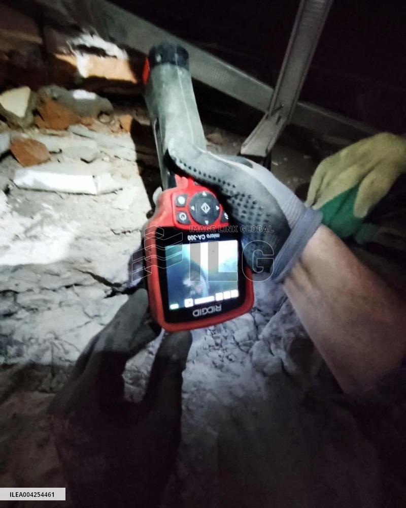 Man rescued in Nay Pyi Taw 5 days after quake - Myanmar