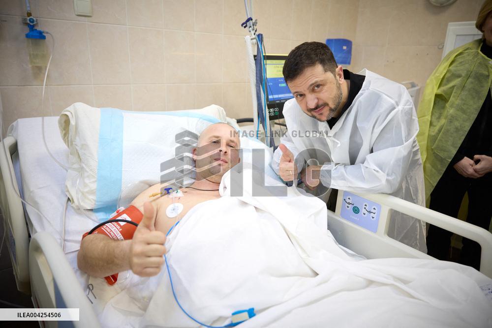 Zelensky Visits Wounded Warriors At The Mechnikov Hospital - Dnipro