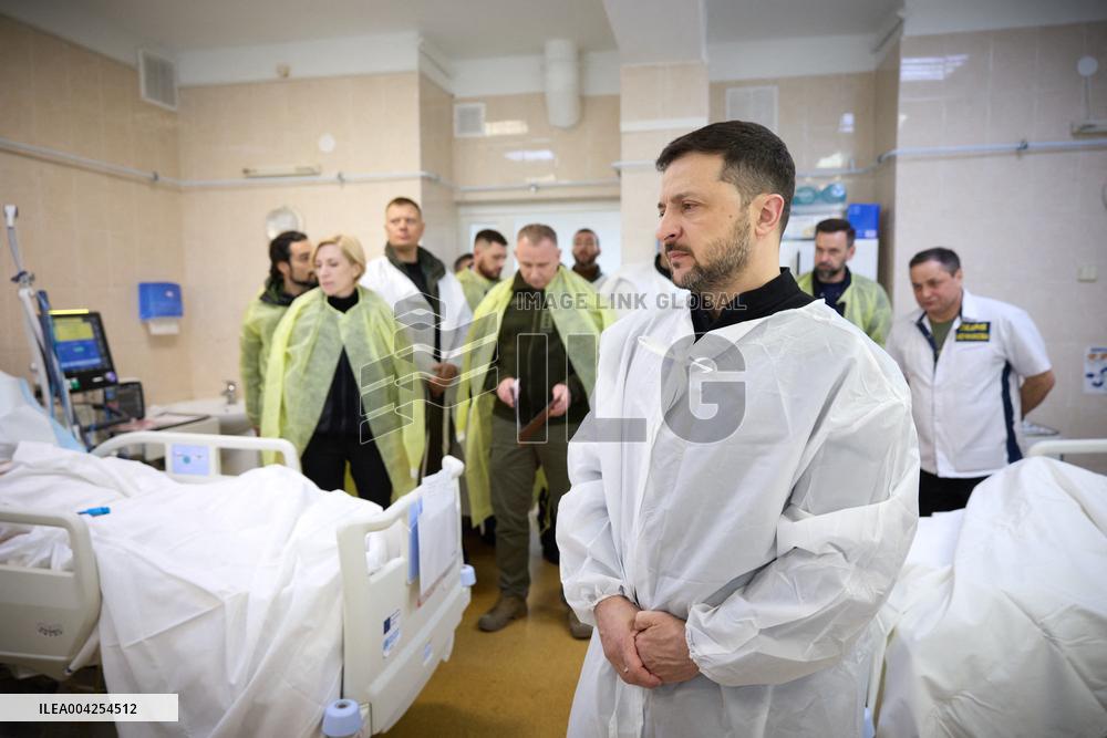 Zelensky Visits Wounded Warriors At The Mechnikov Hospital - Dnipro