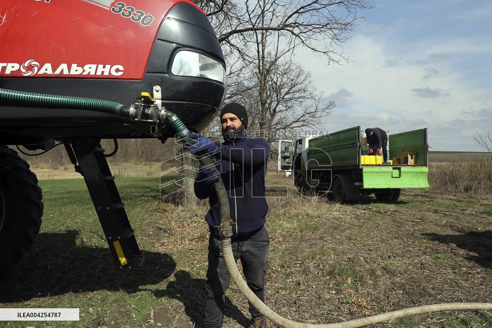 Farming in Kharkiv region despite Russian shelling