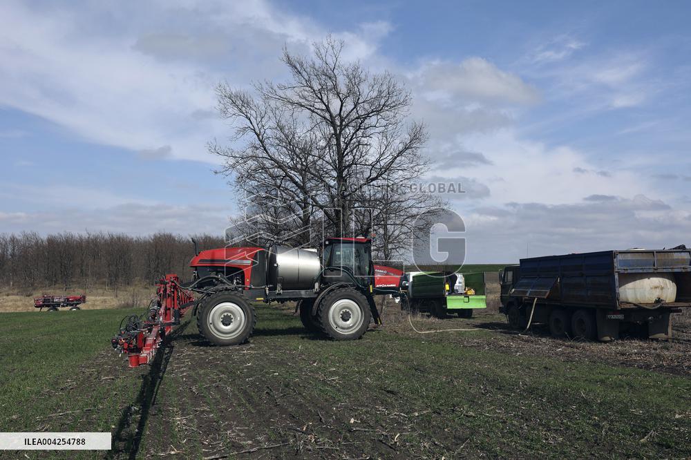 Farming in Kharkiv region despite Russian shelling