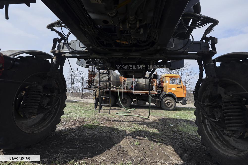 Farming in Kharkiv region despite Russian shelling