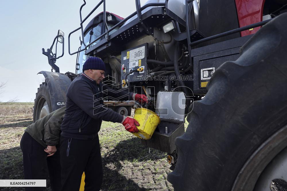 Farming in Kharkiv region despite Russian shelling
