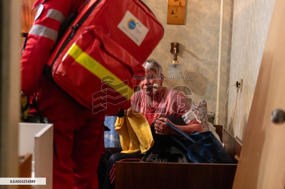 Russian UAV Molniya hits the eighth floor of a high-rise building - Kharkiv