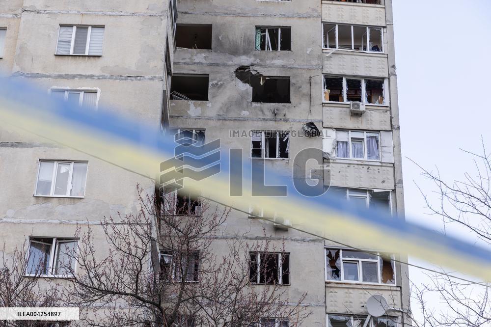 Russian UAV Molniya hits the eighth floor of a high-rise building - Kharkiv