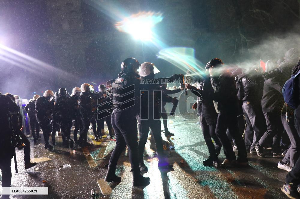 Protest in Istanbul over jailing of Erdogan's main rival