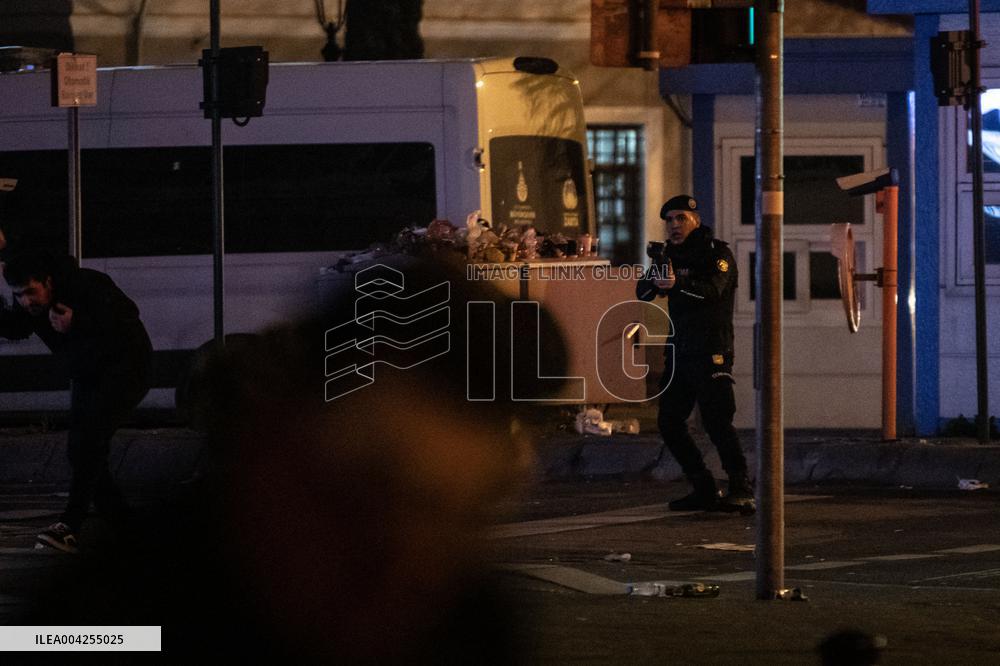 Protest in Istanbul over jailing of Erdogan's main rival