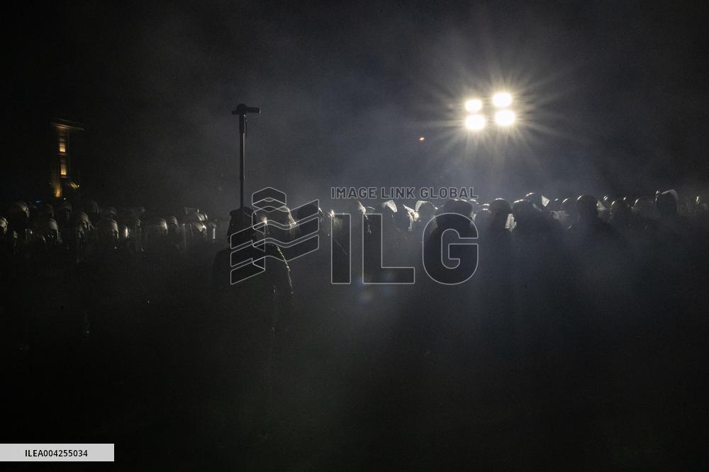 Protest in Istanbul over jailing of Erdogan's main rival