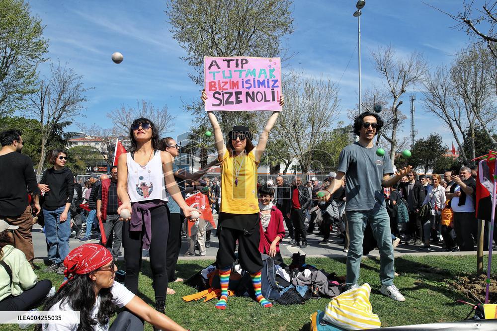 Hundreds Of Thousands Protest In Istanbul To Defend Democracy