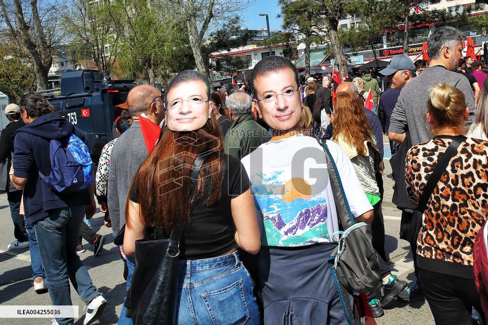 Hundreds Of Thousands Protest In Istanbul To Defend Democracy
