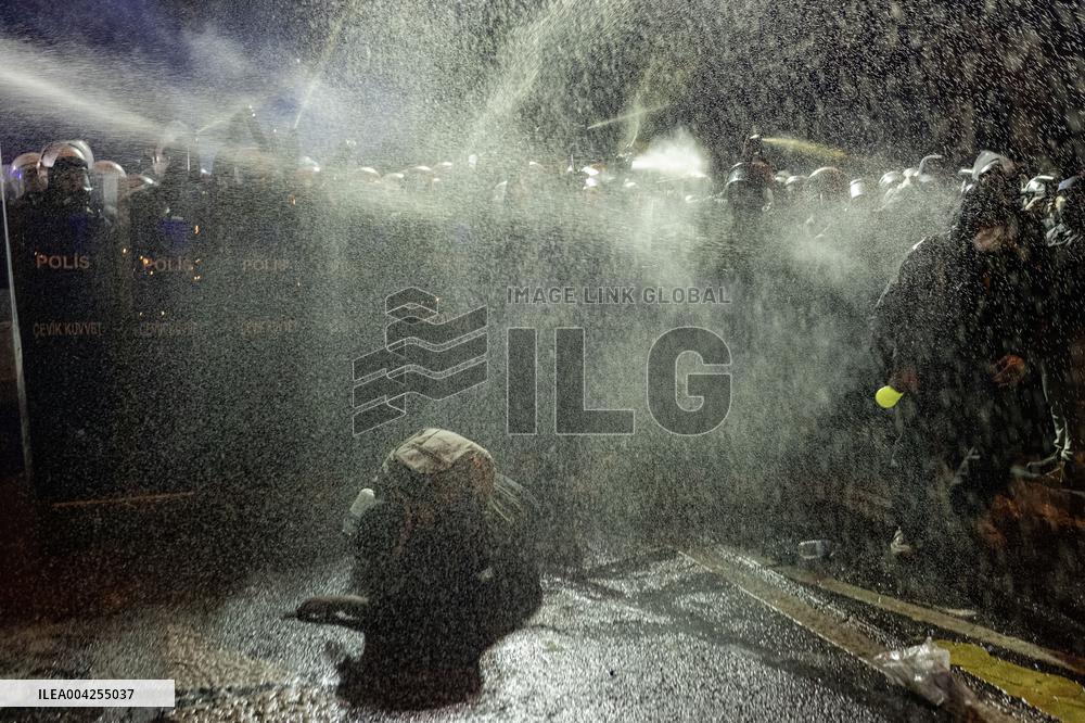 Protest in Istanbul over jailing of Erdogan's main rival