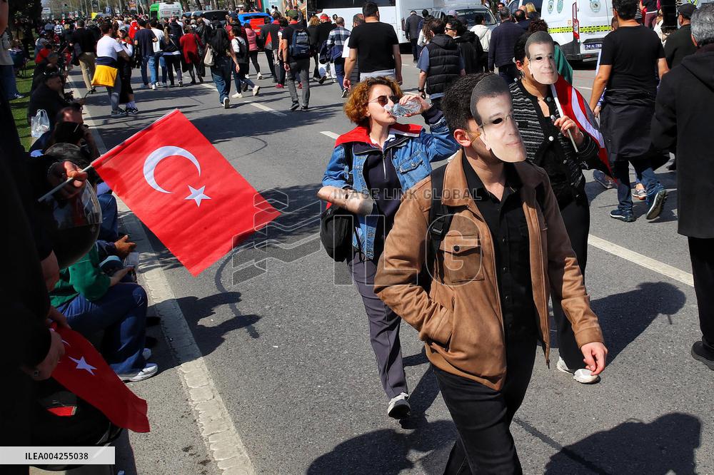 Hundreds Of Thousands Protest In Istanbul To Defend Democracy