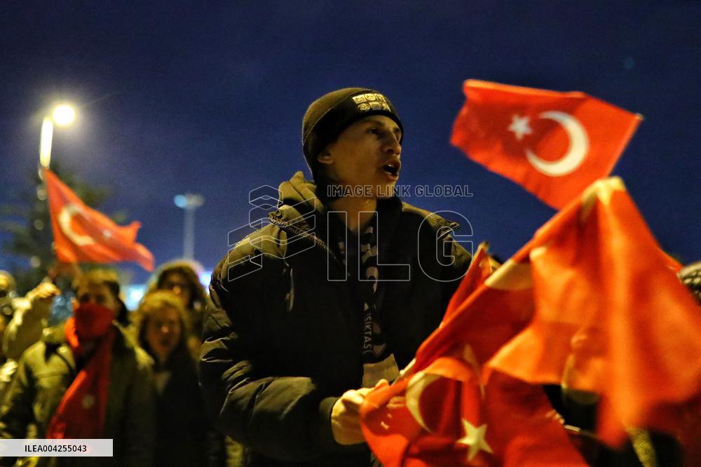 Protest in Istanbul over jailing of Erdogan's main rival
