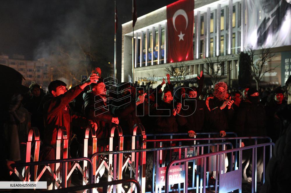 Protest in Istanbul over jailing of Erdogan's main rival