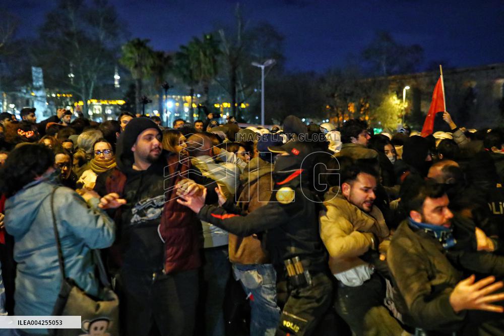 Protest in Istanbul over jailing of Erdogan's main rival