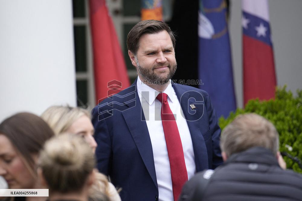 Donald Trump on Make America Wealthy Again  - Washington