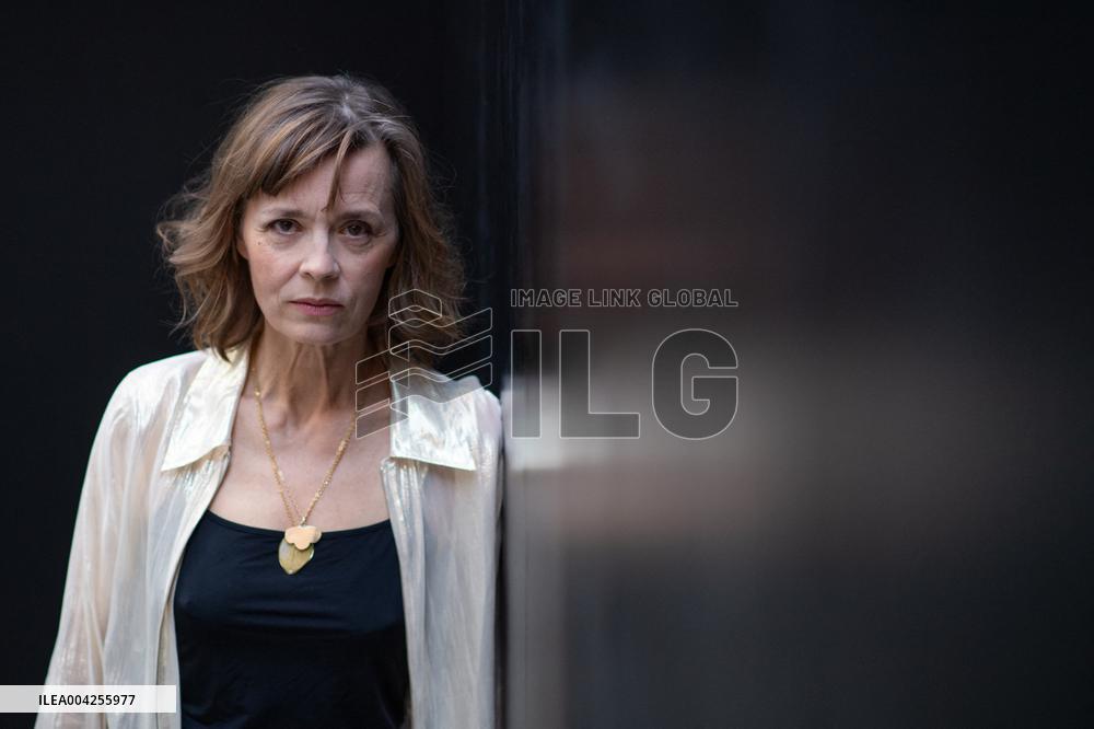 Reims Polar Caroline Proust Portrait Session