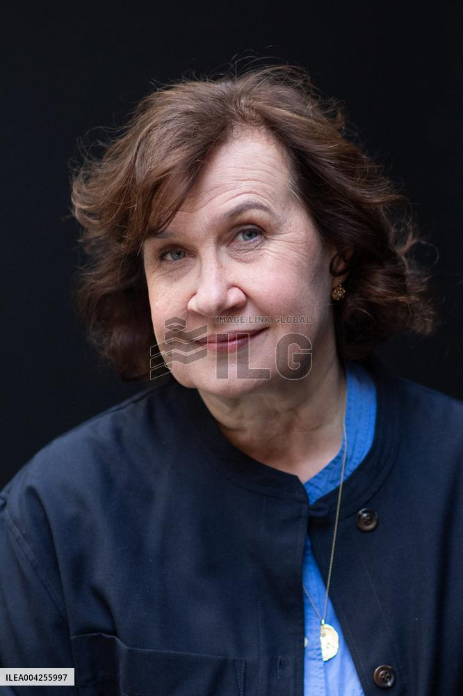 Reims Polar Anne Le Ny Portrait Session