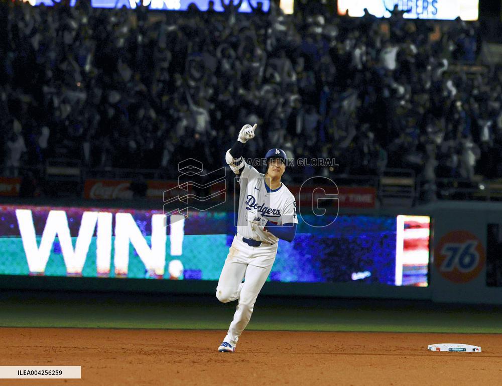 Baseball: Braves vs. Dodgers