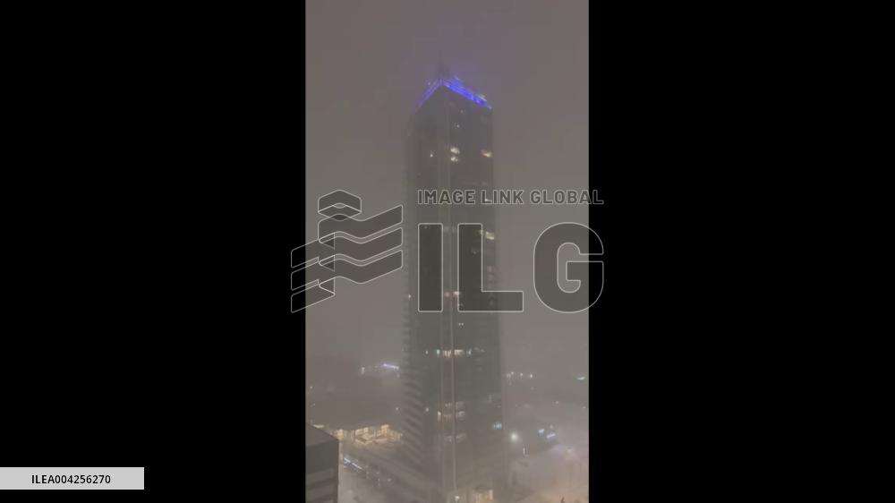 Canada: Heavy Snowfall Causes Low Visibility in Calgary and Surrounding Area 2