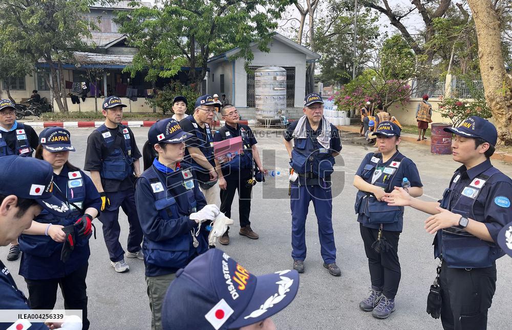 Japan medical team in quake-hit Myanmar