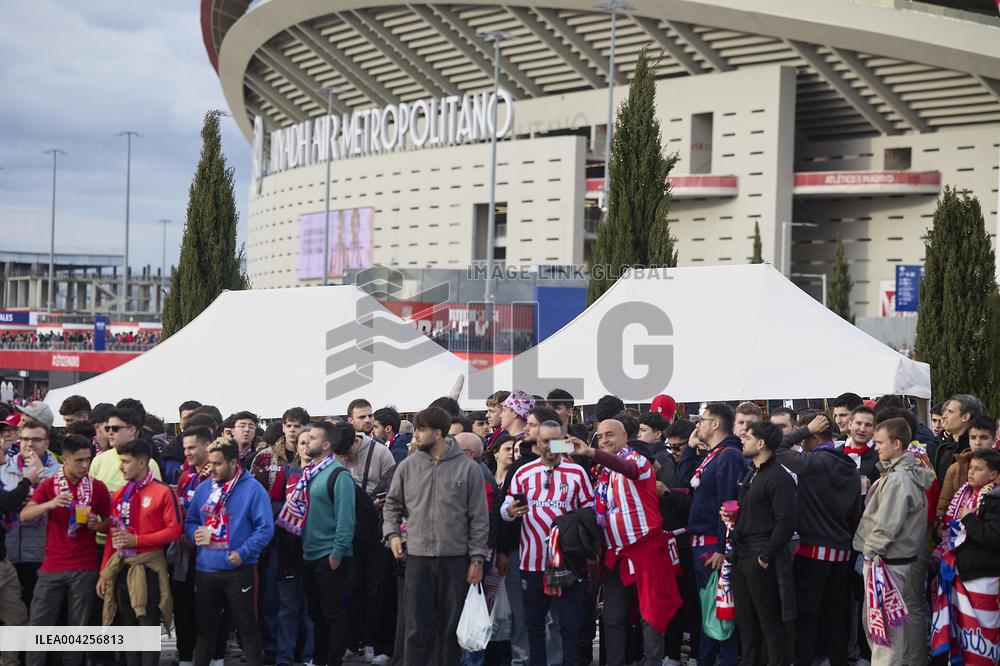 Electric Atmosphere for Atletico v FC Barcelona - Madrid