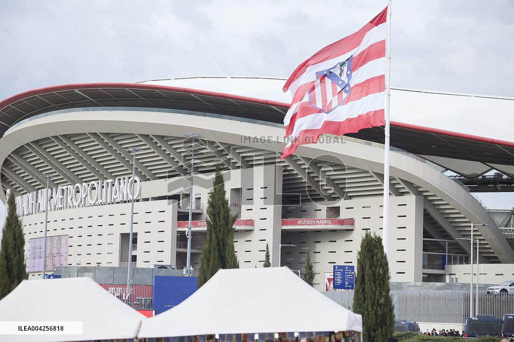 Electric Atmosphere for Atletico v FC Barcelona - Madrid