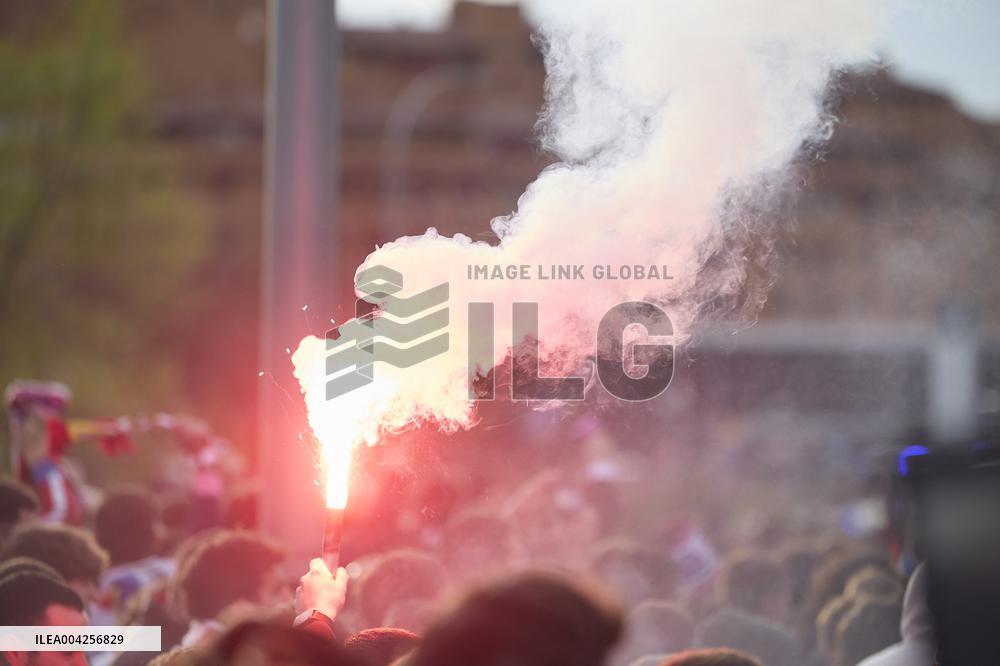 Electric Atmosphere for Atletico v FC Barcelona - Madrid