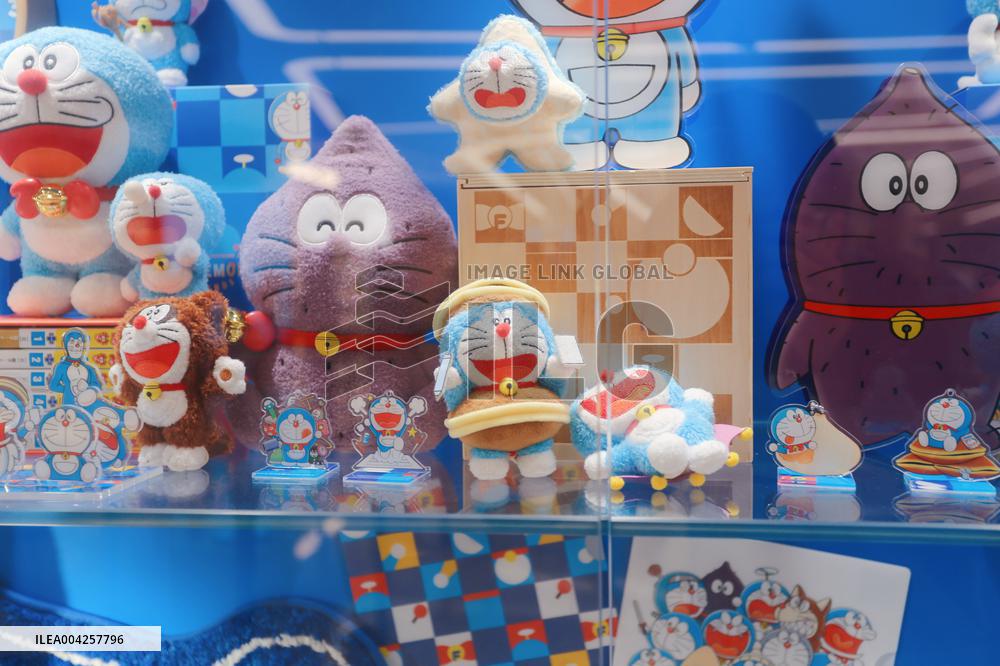 China First Robotic Cat Pop-up Store in Shanghai