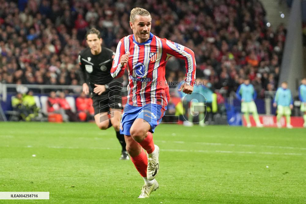 Spanish Cup - 1/2 - Atletico Madrid v Barcelona