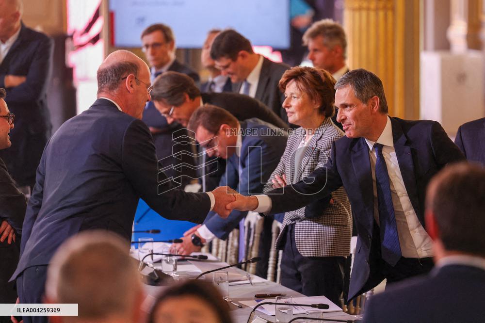 President Meets Representatives Of Industries Affected By The US Tariff Announcement - Paris