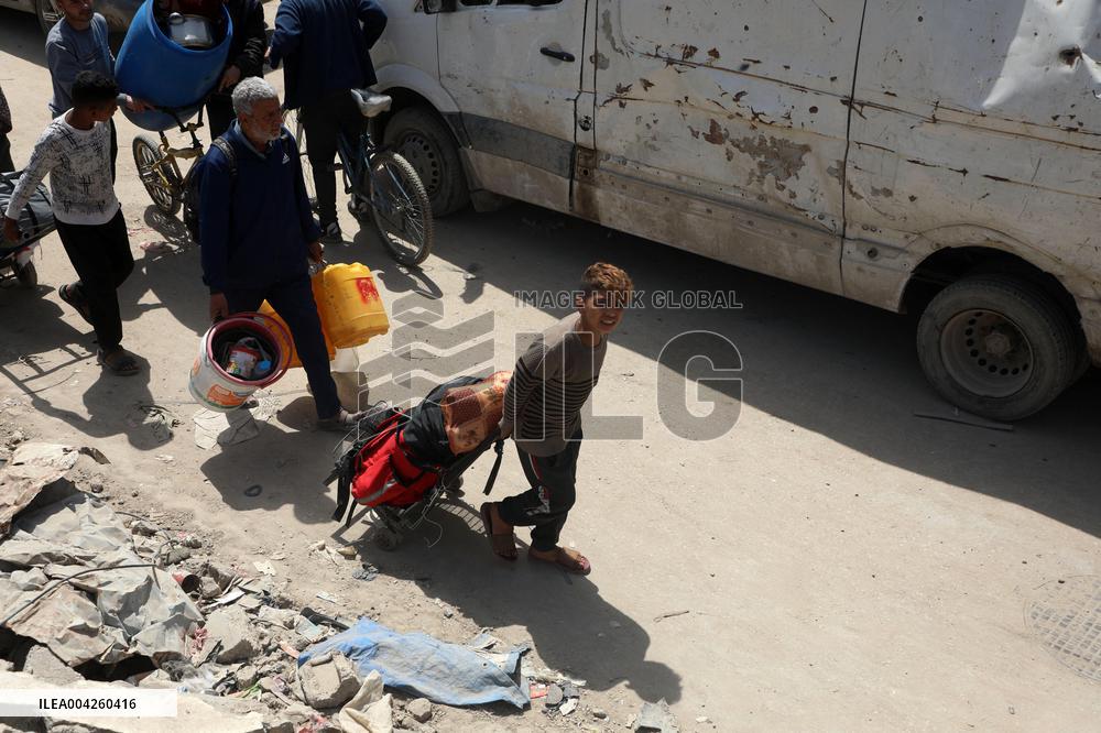 Israel Urges Evacuation of Gaza Neighborhoods Amid Military Operations