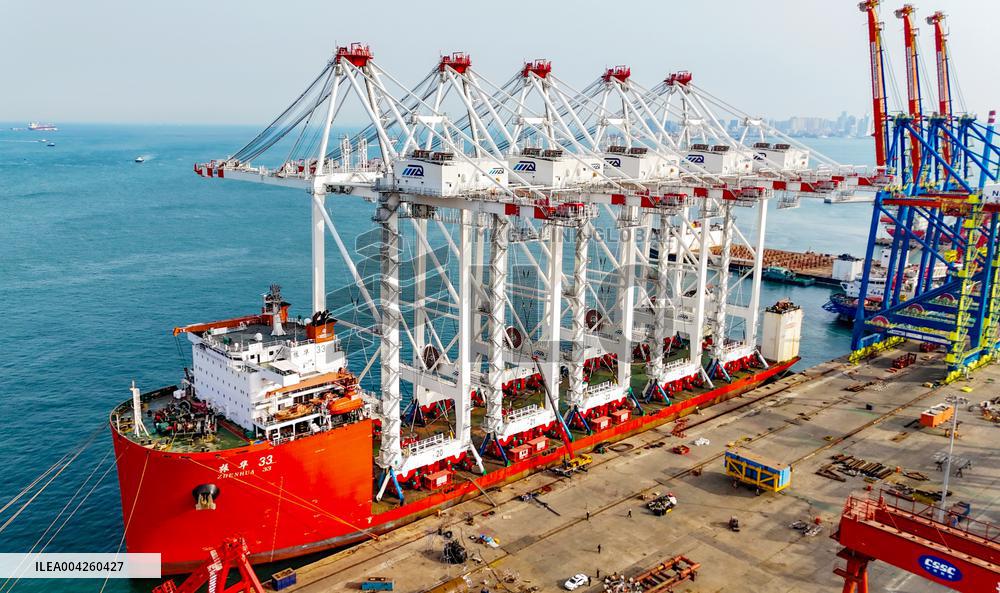 Ultra Large Shore Container Crane Sent To Egypt