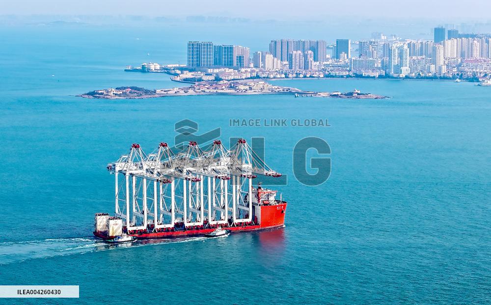Ultra Large Shore Container Crane Sent To Egypt
