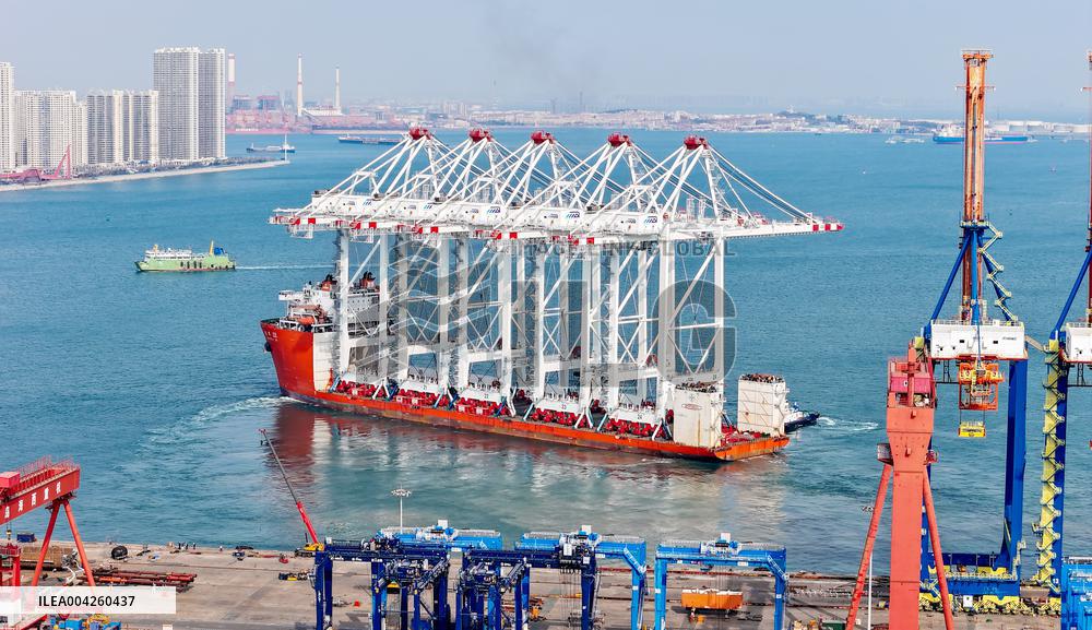 Ultra Large Shore Container Crane Sent To Egypt