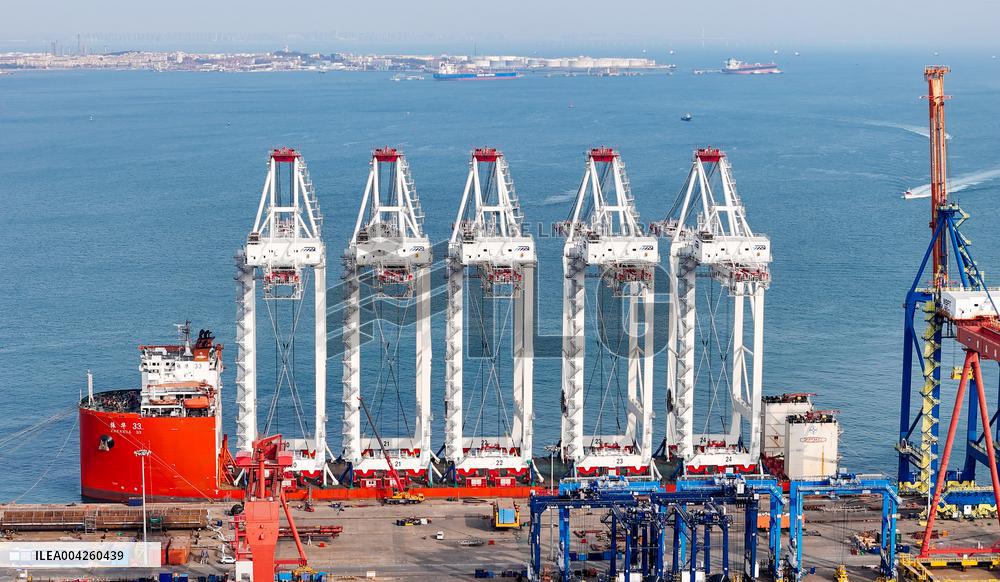 Ultra Large Shore Container Crane Sent To Egypt