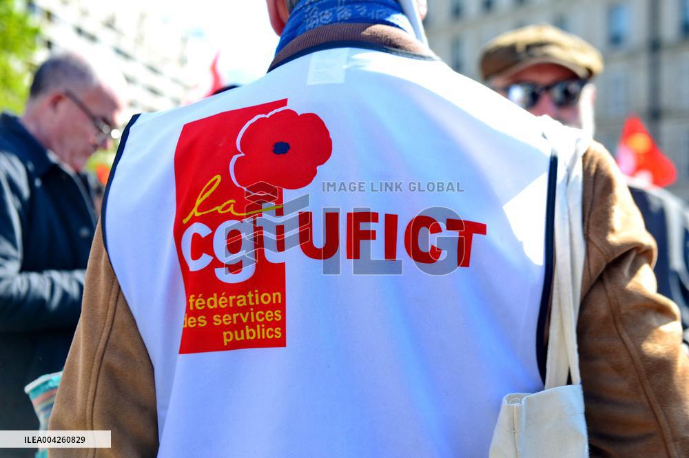 Civil Service Unions Rally in Front of Finance Ministry - Paris