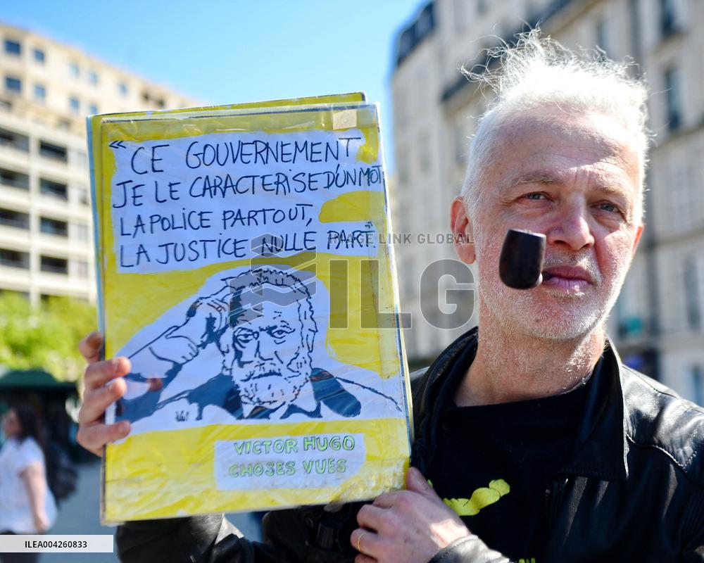 Civil Service Unions Rally in Front of Finance Ministry - Paris