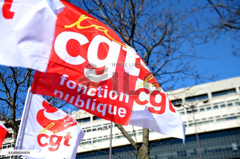 Civil Service Unions Rally in Front of Finance Ministry - Paris