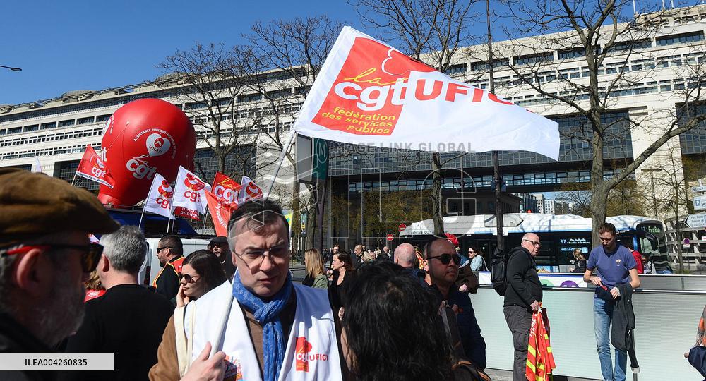 Civil Service Unions Rally in Front of Finance Ministry - Paris
