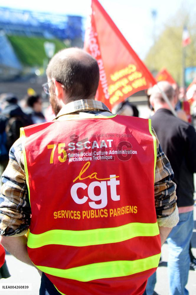 Civil Service Unions Rally in Front of Finance Ministry - Paris