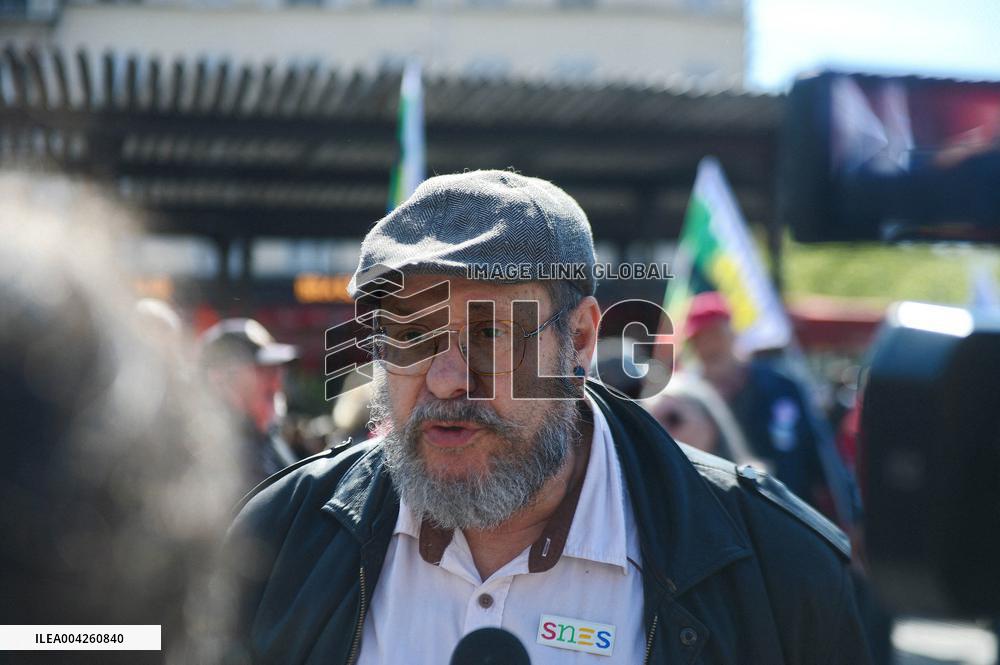 Civil Service Unions Rally in Front of Finance Ministry - Paris
