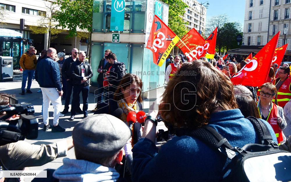 Civil Service Unions Rally in Front of Finance Ministry - Paris